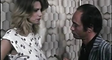 phim sex vintage Ariana Marie bị phim sx đốt cháy trong cả hai lỗ.